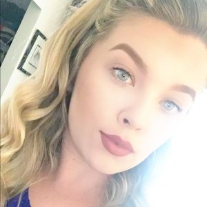 Meet your Posher, Brittney